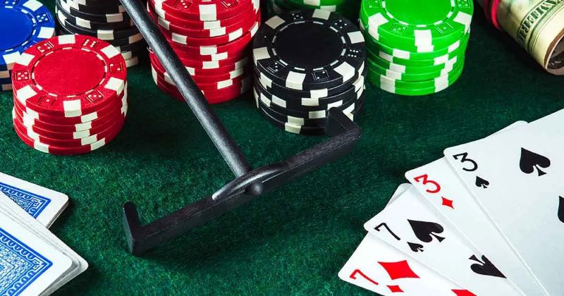 Một vài thuật ngữ trong Poker dùng để chỉ các lá bài